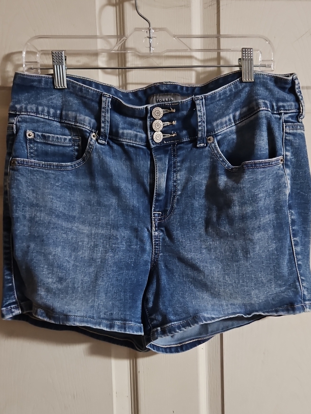 TORRID JEGGING SHORT: GREAT CONDITION: SIZE 14